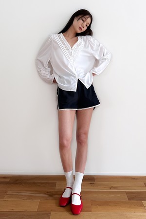 [24MID CAPSULE] ROUND LACE SHORTS (NAVY)