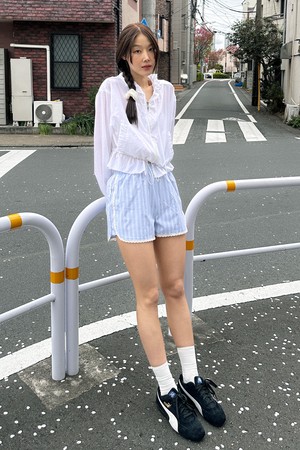 [24MID CAPSULE] ROUND LACE SHORTS (SKY BLUE)