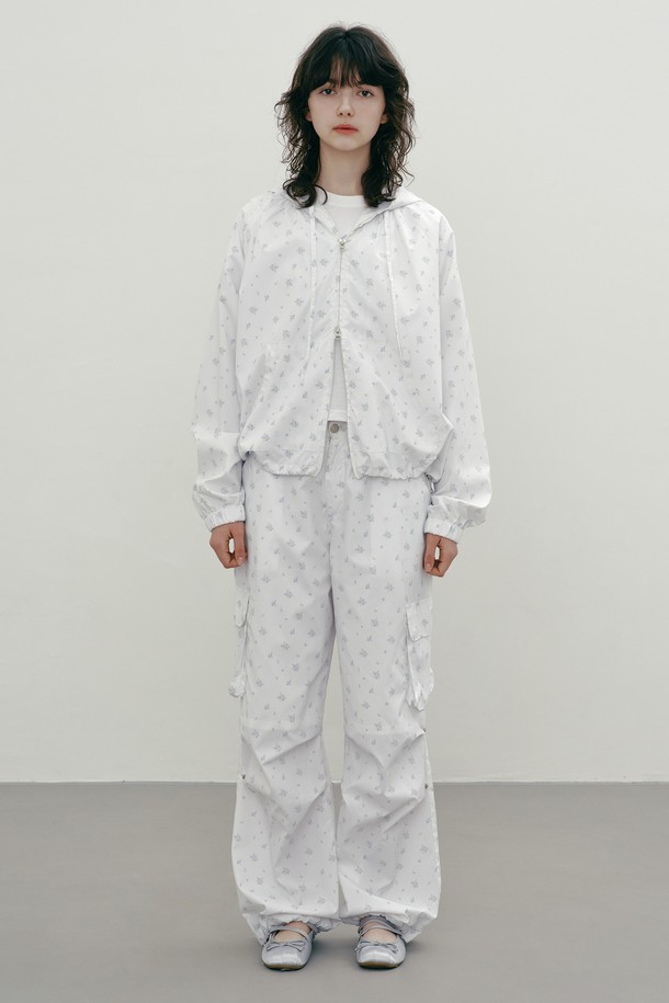 MARGARIN FINGERS - 트레이닝 팬츠/조거 - [25SP] FLORAL CARGO PANTS (WHITE)