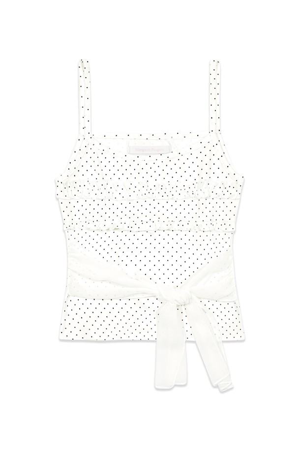 [25SUMMER] FRILL RIBBON TANK TOP (IVORY)는 여성 의류 상의, 탱크탑입니다. 아이보리 컬러에 도트 무늬가 특징이며, 여름철 캐주얼 또는 페미닌 스타일 연출에 적합합니다. 면, 스판덱스, 폴리에스테르 혼방 소재로 제작되었으며, 레귤러핏, 크롭 기장에 프릴 디테일과 리본 장식으로 포인트를 더했습니다. 신축성이 있으며 약간의 비침이 있는 중간 두께의 스퀘어넥 민소매 디자인입니다.

