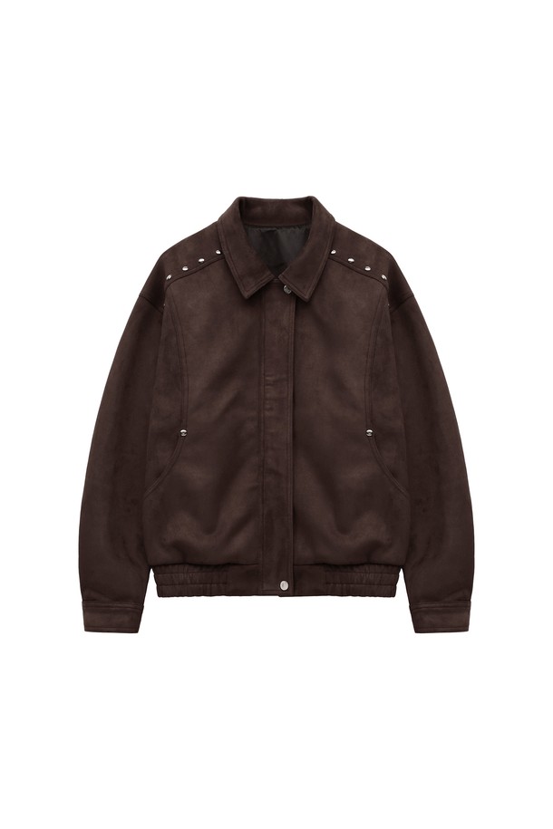 [25FW] 리벳 스웨이드 재킷 (브라운)은 부드러운 촉감의 폴리에스테르 소재로 제작되어 가을, 겨울 시즌에 착용하기 좋은 여성용 자켓입니다. 캐주얼, 클래식, 미니멀 스타일을 아우르는 디자인으로, 일상과 쇼핑룩에 TPO를 맞춰 활용할 수 있습니다. 중간 두께감의 레귤러 기장으로, 오버핏 실루엣을 연출하며, 지퍼 여밈 방식입니다. 숄더 라인 리벳 장식과 로고 인그레이빙 디테일이 돋보이며, 안감이 있어 편안하게 착용할 수 있습니다.
