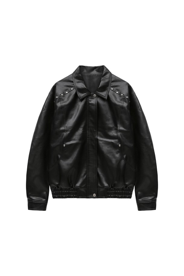 [25FW] 리벳 페이크 레더 재킷 (블랙)은 가을, 겨울 시즌을 위한 여성용 아우터입니다. 모던하고 스트릿한 스타일을 연출할 수 있으며, 크롭 기장의 레귤러핏 디자인으로 제작되었습니다. 지퍼형 여밈 방식과 뻣뻣한 촉감의 두꺼운 인조 가죽 소재, 긴 소매와 라이더 코트 타입으로 시크한 매력을 더합니다. 특히 리벳 디테일이 돋보이는 이 가죽 재킷은 모임룩과 데이트룩에 세련된 포인트가 되어줄 것입니다.
