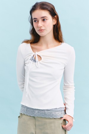 [26SPRING] LACE RIBBON CUT OUT T-SHIRT (CREAM)