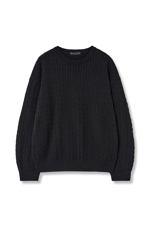 남성용 케이블 라운드 니트 (블랙)입니다. 부드러운 촉감의 아크릴과 면 혼방 소재로 제작되었으며, 두꺼운 두께감으로 가을, 겨울, 봄까지 폭넓게 활용 가능합니다. 미니멀한 스타일의 레귤러핏으로, 고밀도 케이블 패턴과 3D 패션 기술이 적용되어 내구성이 좋고 통기성이 우수하며 단독 또는 이너로 활용하기 좋습니다.
