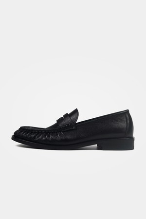 Eron, Black