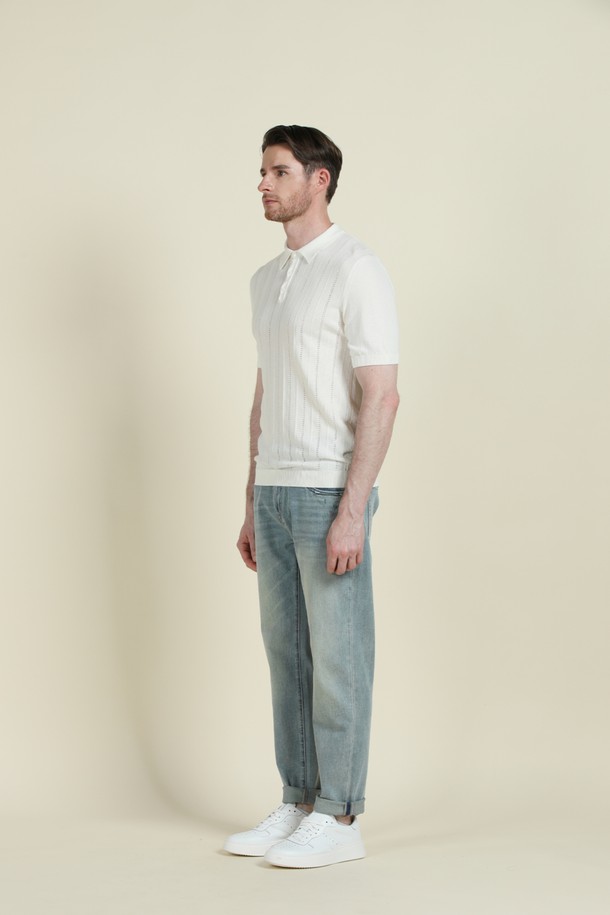 페인트 워싱 데님 진 M-QJEAN12는 남성용 데님 팬츠로, 캐주얼한 스타일을 연출하기 좋습니다. 부드러운 촉감과 신축성 좋은 면, 폴리에스터, 비스코스, 스판덱스 혼방 소재로 제작되어 편안한 착용감을 제공하며, 레귤러핏 또는 슬림핏으로 폭넓은 핏을 선택할 수 있습니다. 은은한 워싱과 페인트 디테일, 5포켓 디자인이 특징이며, 여름, 간절기, 겨울까지 활용 가능한 실용적인 아이템입니다.
