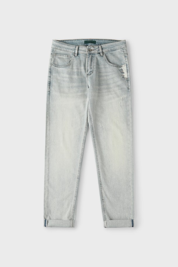 라이트블루 스티치 데님 진 M-QJEAN09는 남성을 위한 데일리 청바지입니다. 봄, 여름, 가을 계절에 적합하며, 캐주얼, 베이직 스타일을 연출할 수 있습니다. 레귤러 슬림 핏으로 제작되었으며, 부드러운 촉감이 특징입니다. 워싱과 스티치 패턴, 5포켓 디자인과 배색 스티치 디테일로 포인트를 더했습니다. 쇼핑룩, 카페룩과 같은 TPO, 캐주얼, 미니멀 스타일을 선호하는 분들께 추천합니다.
