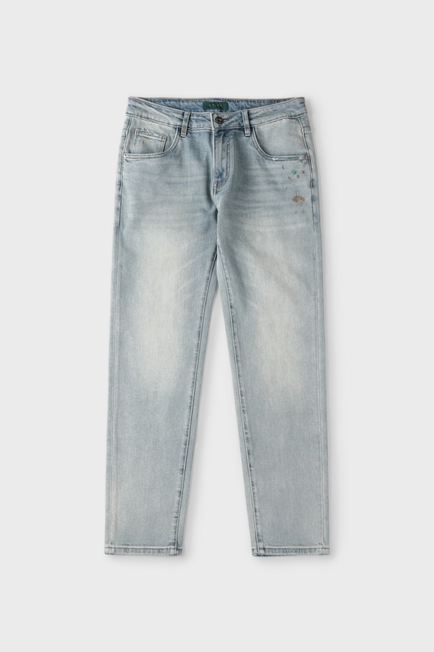 페인트 워싱 데님 진 M-QJEAN12는 남성용 데님 팬츠로, 캐주얼한 스타일을 연출하기 좋습니다. 부드러운 촉감과 신축성 좋은 면, 폴리에스터, 비스코스, 스판덱스 혼방 소재로 제작되어 편안한 착용감을 제공하며, 레귤러핏 또는 슬림핏으로 폭넓은 핏을 선택할 수 있습니다. 은은한 워싱과 페인트 디테일, 5포켓 디자인이 특징이며, 여름, 간절기, 겨울까지 활용 가능한 실용적인 아이템입니다.
