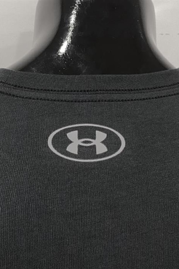 Under Armour - 반팔티셔츠 - 언더아머 스포츠스타일 반팔티 블랙 1326799-001 IP