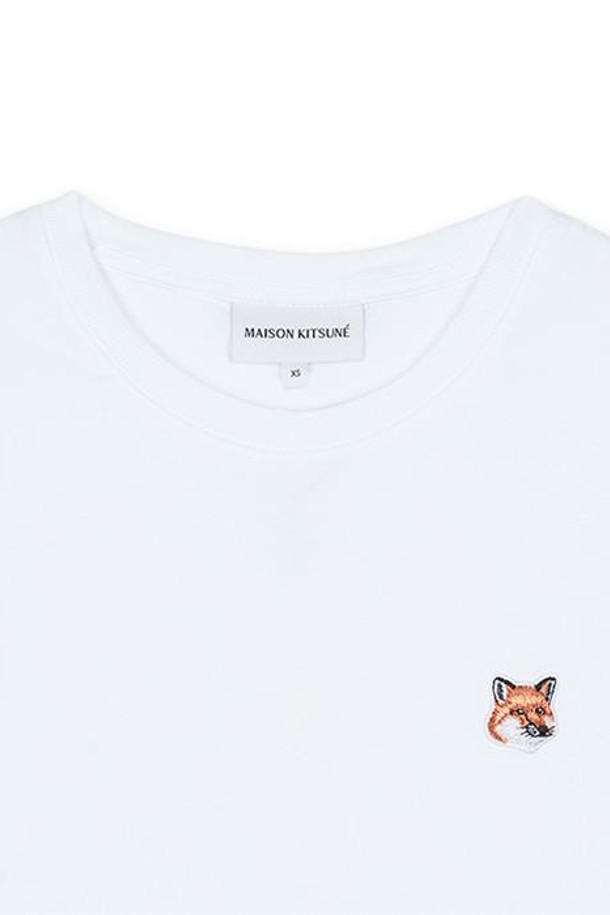 MAISON KITSUNE - 긴팔티셔츠 - 메종키츠네 여성 폭스 헤드 패치 반팔티셔츠 화이트 LW00105KJ0008-P100