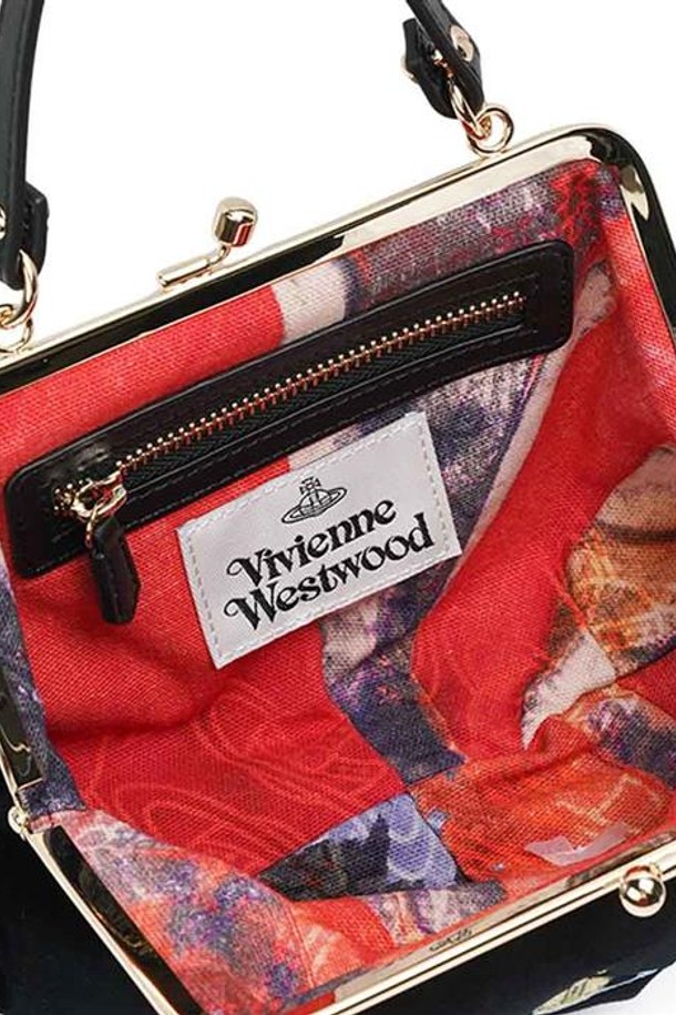 Vivienne Westwood - 크로스백 - 비비안웨스트우드 여성 그레니 프레임 펄스 백 블랙 4B01000BW-W00ZL-N401