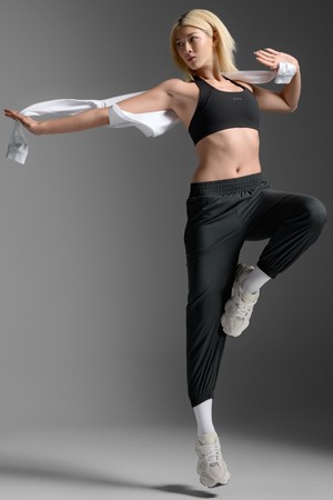 (여성) 에어로 우븐 조거 팬츠_WR7206BBLK-SRF