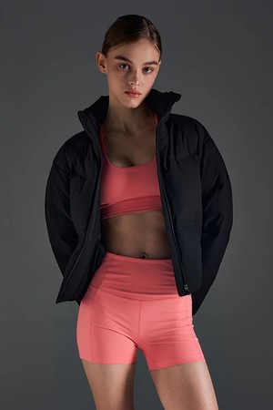 (여성) 미니멀 세미크롭 다운 자켓 블랙_WK0101DBLK-BLK