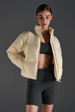 (여성) 미니멀 세미크롭 다운 자켓 크림_WK0101DCRM-CRM