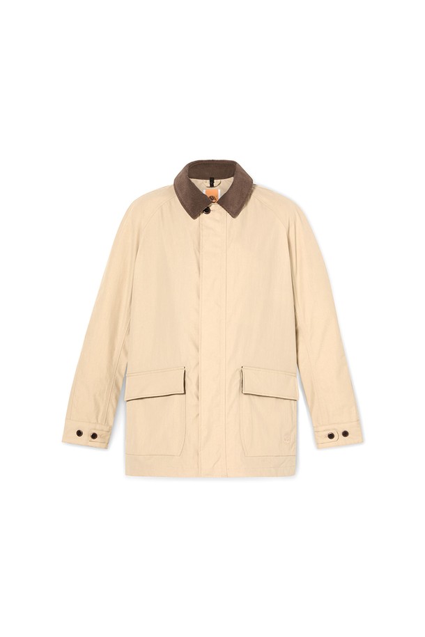 남성 워터프루프 코튼 워크 재킷 베이지_TB0A6N4KY941은 캐주얼과 워크웨어 스타일을 아우르는 남성용 아우터입니다. 봄, 가을에 적합하며, 일상 및 아웃도어 활동에 활용할 수 있습니다. 레귤러핏에 중간 두께감, 긴 소매 기장의 워크웨어 코트 타입 재킷입니다. 베이지 컬러의 무지 디자인으로, 버튼 여밈 방식과 포켓 디테일이 특징입니다. 방수 기능을 갖춰 가을 나들이룩에 실용성을 더합니다.
