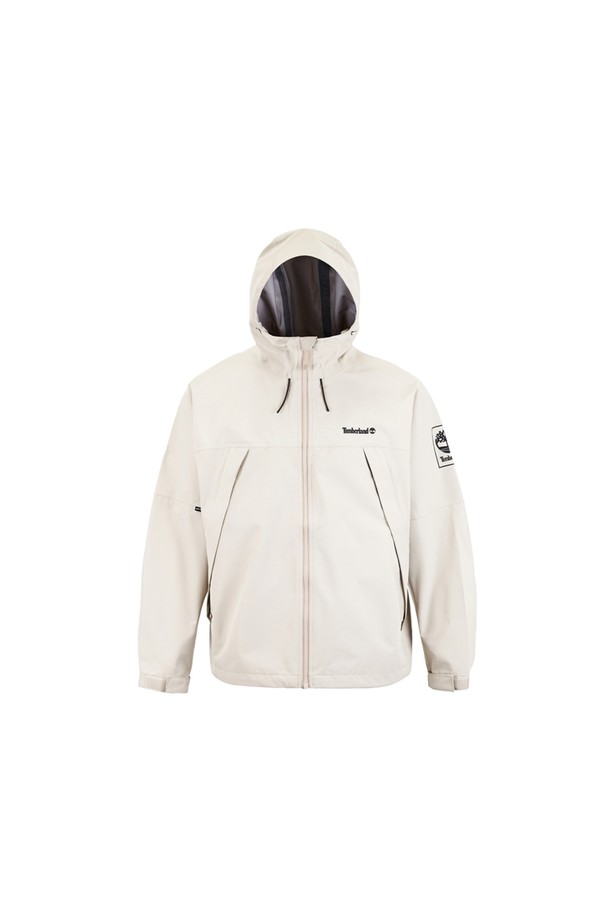 남성 페트루파이드 방수 재킷 화이트_TB0A2MAECY21는 캐주얼 및 스포티한 스타일을 연출하기 좋은 남성용 재킷입니다. 봄, 가을에 적합하며, 일상생활과 여행 시 편안하게 착용할 수 있습니다. 무지 디자인의 레귤러핏이며, 얇은 두께의 나일론 소재로 제작되어 가볍고 편안한 착용감을 제공합니다. 집업 스타일로 간편하게 입고 벗을 수 있으며, 방수 기능이 있어 갑작스러운 날씨 변화에도 대비할 수 있습니다. 톤온톤 스타일로 미니멀한 연출을 즐기기에 좋습니다. 
