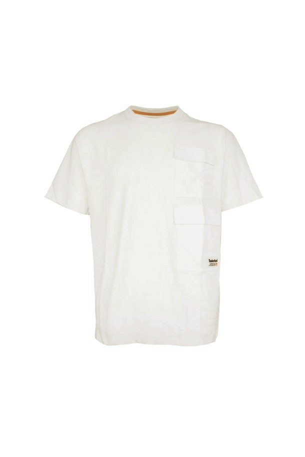 남성용 아이보리 컬러의 유틸리티 포켓 반팔 티셔츠입니다. 봄, 여름 시즌에 적합하며, 캐주얼 및 베이직 스타일을 연출하기 좋습니다. 면 소재로 제작되어 부드러운 촉감을 제공하며, 레귤러 핏, 라운드넥 디자인입니다. 얇은 두께감과 무지 패턴으로 미니멀한 스타일을 선호하는 남성에게 적합합니다. 가슴 부분의 유틸리티 포켓이 실용성을 더합니다.
