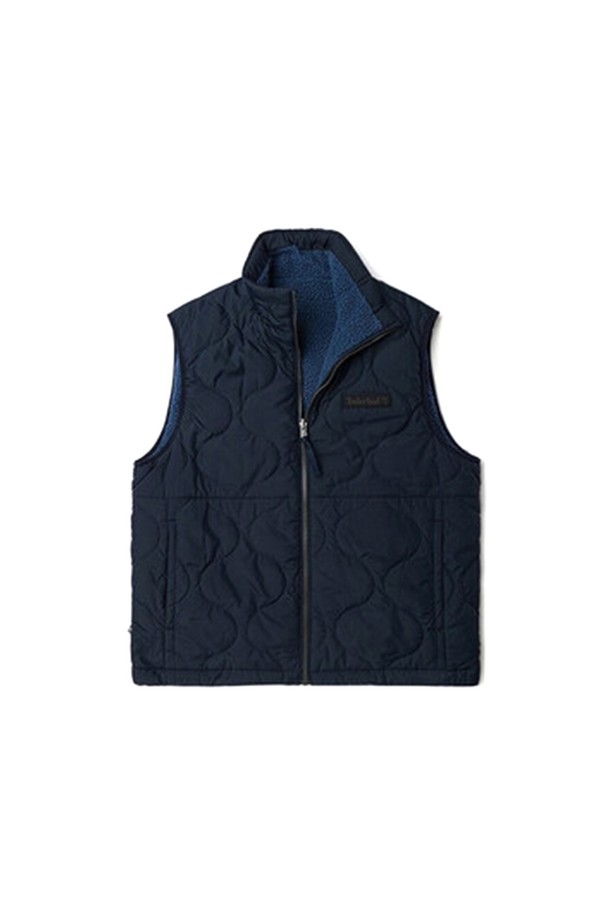 남성용 리버시블 플리스 양면 조끼, 다크사파이어 색상입니다. 캐주얼, 스포티한 스타일과 미니멀한 디자인을 추구하는 남성분들께 적합합니다. 가을, 겨울 시즌에 따뜻하게 착용할 수 있으며, 일상 및 아웃도어 활동 모두에 활용 가능한 실용적인 아이템입니다. 부드러운 플리스 소재로 제작되어 편안한 착용감을 선사하며, 두꺼운 두께감으로 보온성을 높였습니다. 양면으로 착용 가능하여 다양한 스타일 연출이 가능합니다.
