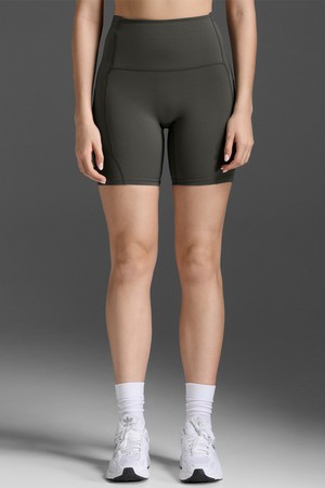 (여성)폼 스태쉬 하이라이즈 바이크 쇼츠 카키_WA6907BJUP-JUP