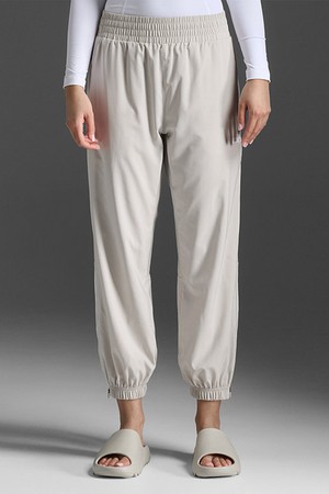 (여성)에어로 우븐 조거 팬츠 아이보리_WR7206BMNG-WRF