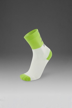 (공용) (UNI) 벡터 리플렉티브 크루 삭스_UA7355EWHT-VOL