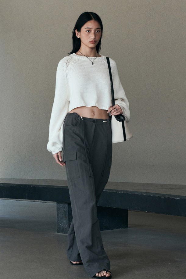 23SS] Back Point Crop Knit Top (Ivory)_Neev