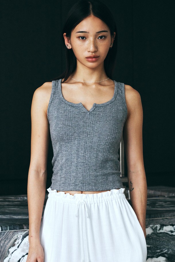 Neev - 민소매티셔츠 - Minimal Slit Point Sleeveless (Melange Gray)