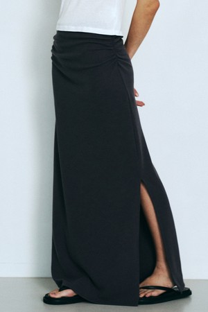 Double Shirring Slit Long Skirt (Charcoal)