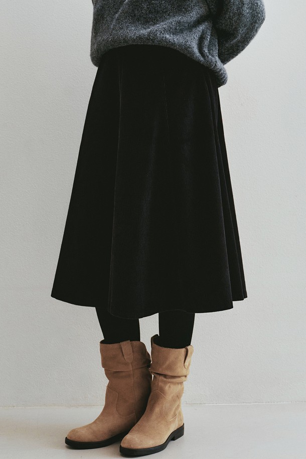 Neev - 스커트 - Volume Corduroy Flare Midi Skirt (Black)