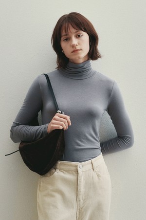 Essential Slim Wool Turtle Neck Top (Gray Blue)