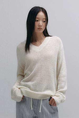 Flow V-neck Loose Fit Knit (Ivory)