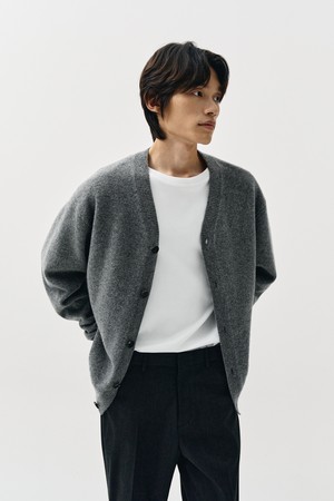 펠티드 울 브이넥 가디건