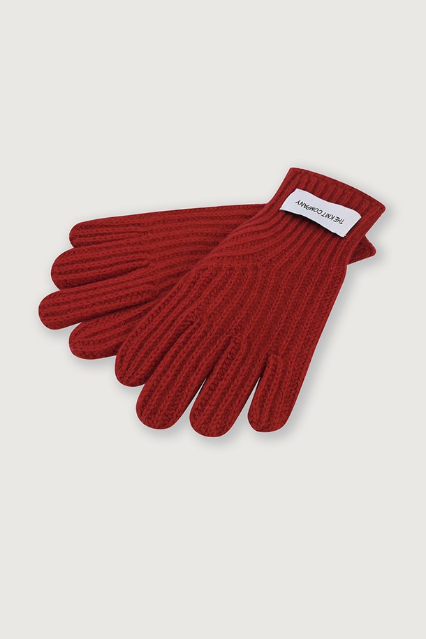 **울 캐시미어 니트 글러브 4color**

부드러운 촉감의 울(Wool)과 캐시미어 혼방 소재로 제작된 니트 글러브입니다. 가을, 겨울철 따뜻하게 손을 보호해 주는 보온 기능을 갖췄습니다. 골지 패턴 디자인으로 클래식, 미니멀, 캐주얼 등 다양한 스타일에 잘 어울립니다. 레드(Red)를 포함한 4가지 다채로운 컬러로 구성되어 취향에 맞게 선택할 수 있습니다. 일상생활에서 편안하게 착용하기 좋은 장갑입니다.
