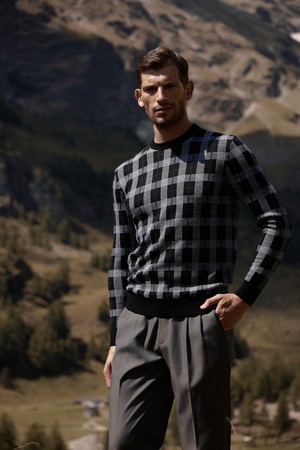 발투르 울 체크 스웨터