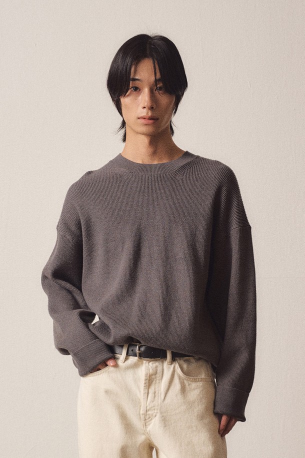 EZIO - 스웨터 - LooseFit Basic Knit_Charcoal