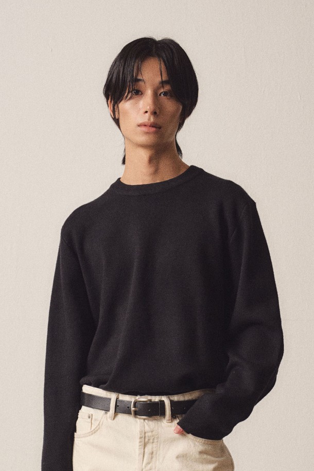 EZIO - 스웨터 - Simple Round Knit_Black