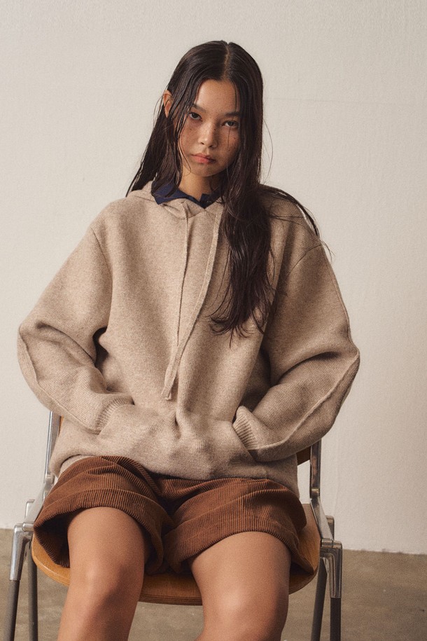 EZIO WOMEN - 스웨터 - W Milano Elbow Patch Hoodie Knit_Beige