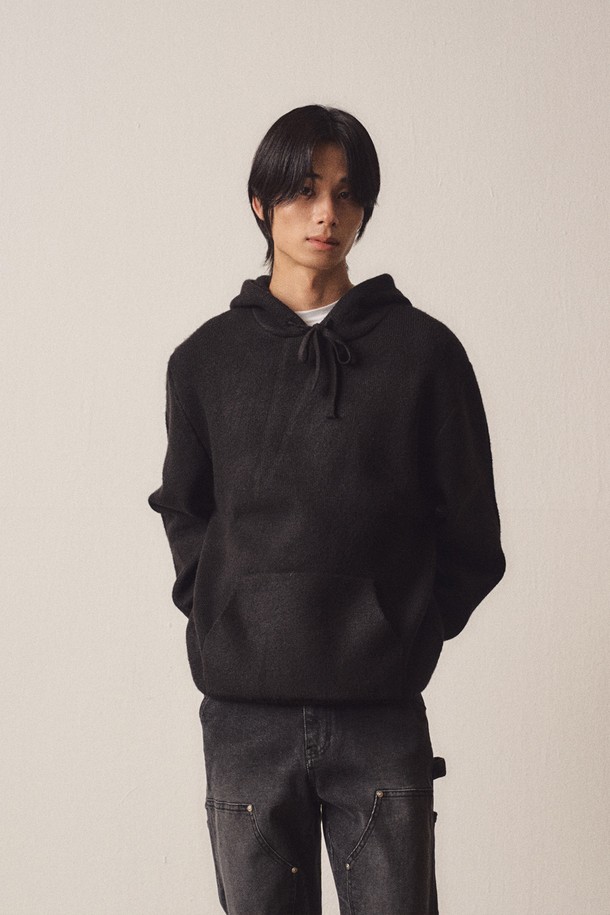 EZIO - 스웨터 - Milano Elbow Patch Hoodie Knit_Black