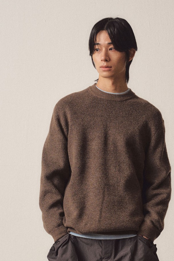 EZIO - 스웨터 - Soft Filling Round Knit_Brown