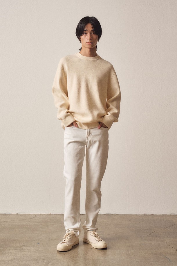 EZIO - 스웨터 - Soft Filling Round Knit_Ivory