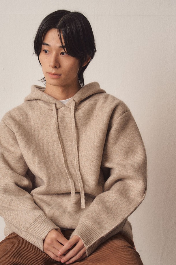 EZIO - 스웨터 - Milano Elbow Patch Hoodie Knit_Beige