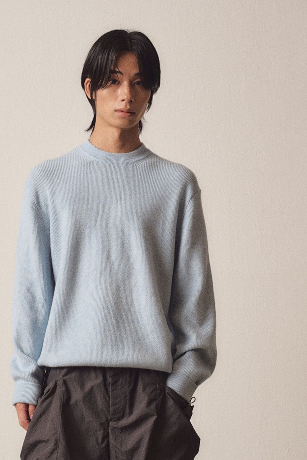 EZIO - 스웨터 - Soft Filling Round Knit_Sky Blue