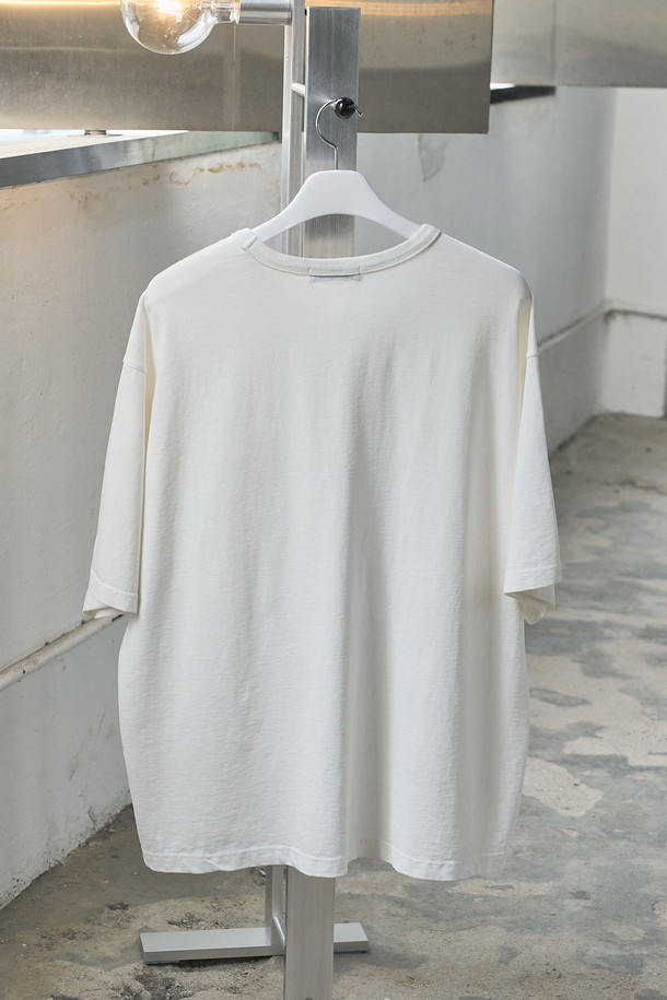 EZIO - 반팔티셔츠 - Big Pocket T-Shirt_White