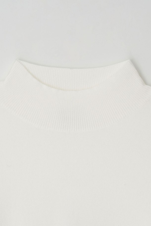 EZIO - 스웨터 - Standard Fit Basic Half-Turtleneck_Ivory