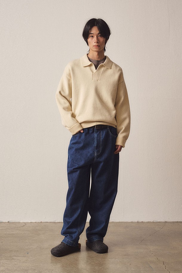 EZIO - 스웨터 - Loose-Fit Open Collar Basic Knit_Ivory