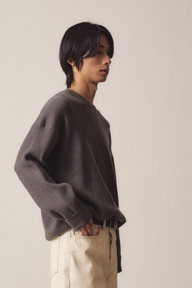 EZIO - 스웨터 - LooseFit Basic Knit_Charcoal