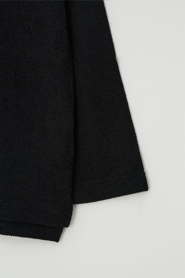 EZIO - 긴팔셔츠 - Ribbed Slim Pocket T-Shirt_Black