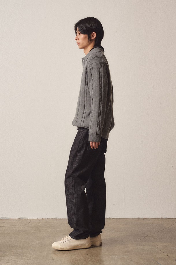 EZIO - 스웨터 - Cable 3-Button Collar Casual Knit_Charcoal