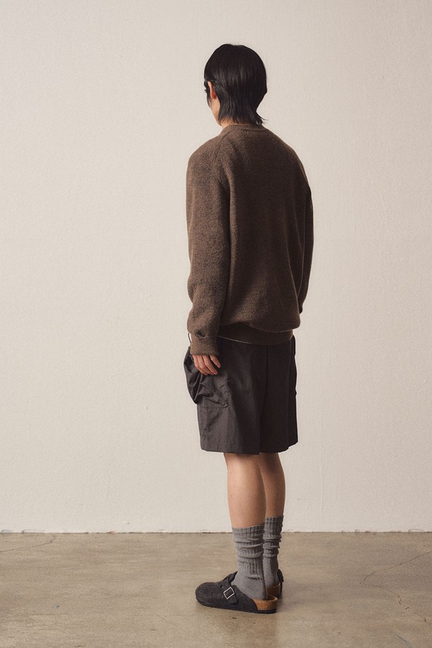 EZIO - 스웨터 - Soft Filling Round Knit_Brown