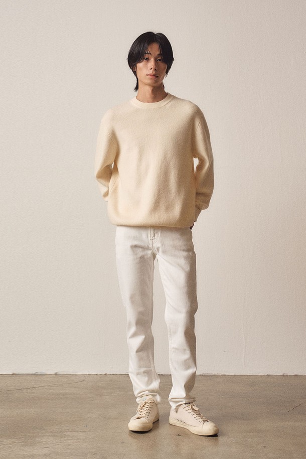 EZIO - 스웨터 - Soft Filling Round Knit_Ivory